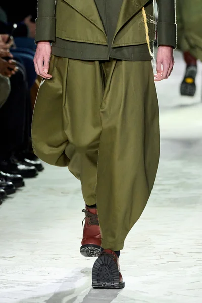 Look 27